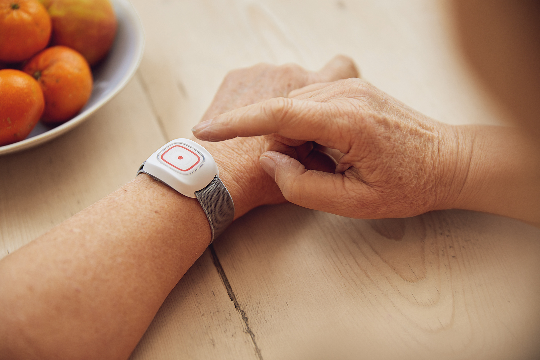 JUH_Hausnotruf_Armband Johanniter-Hausnotruf, Armband mit Notfallknopf