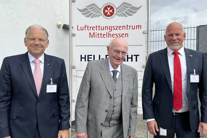 Johanniter Luftrettung Geschäftsführung mit Luftrettungspionier Hans-Werner Feder