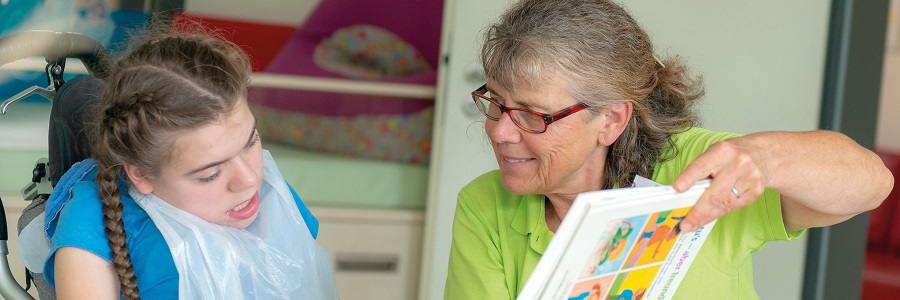 Kinder und Jugendliche im Aegidius-Haus der Johanniter erhalten neben der Pflege eine individuelle und nötige Zuwendung.