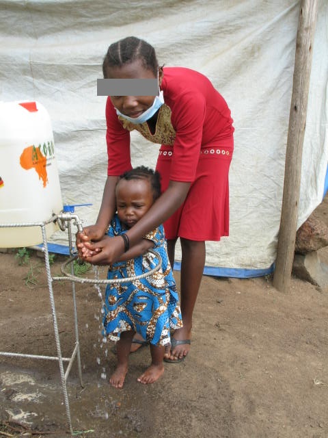 Margaret und ihre Tochter haben in Uganda Zuflucht gefunden.