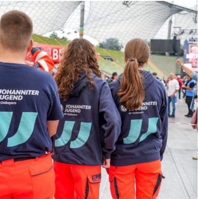 Jugendliche beim Sanitätsdienst