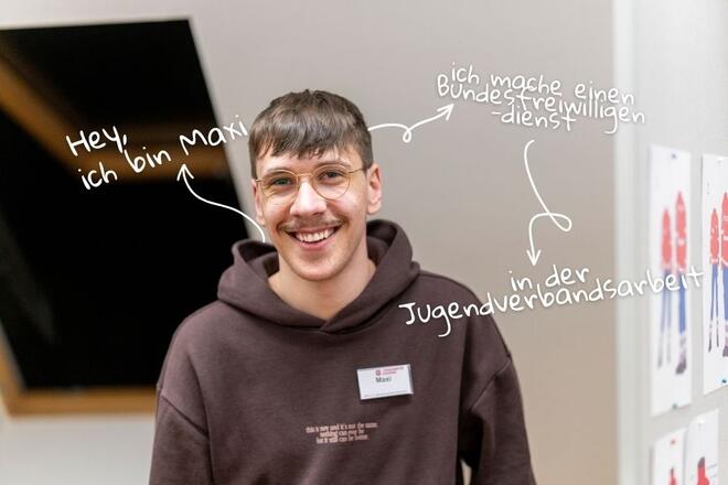 Maxi macht einen Bundesfreiwilligendienst in der Jugendverbandsarbeit.