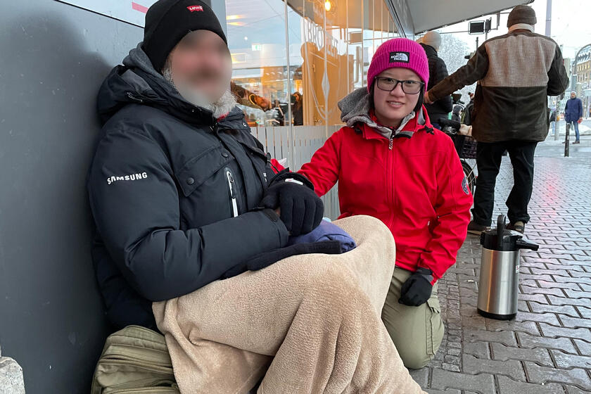 Die Mannheimer Johanniter-Jugend möchte wohnungslosen Menschen auf Augenhöhe begegnen.