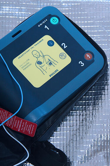 Erste Hilfe Ausbildung mit Dummy und AED / First Aid Training with Dummy and AED