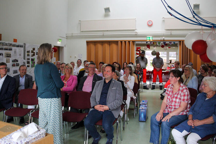 Beim offiziellen Festakt zum 25-jährigen Jubiläum am Samstagmorgen begrüßte Susanne Gloe, Leiterin des Johanniter-Kinderhauses Quickelbü, die geladenen Gäste.