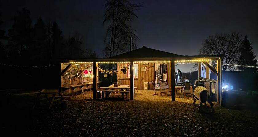 Beleuchteter Waldkindergarten Zeitlarn 