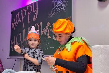 Zwei verkleidete Kinder