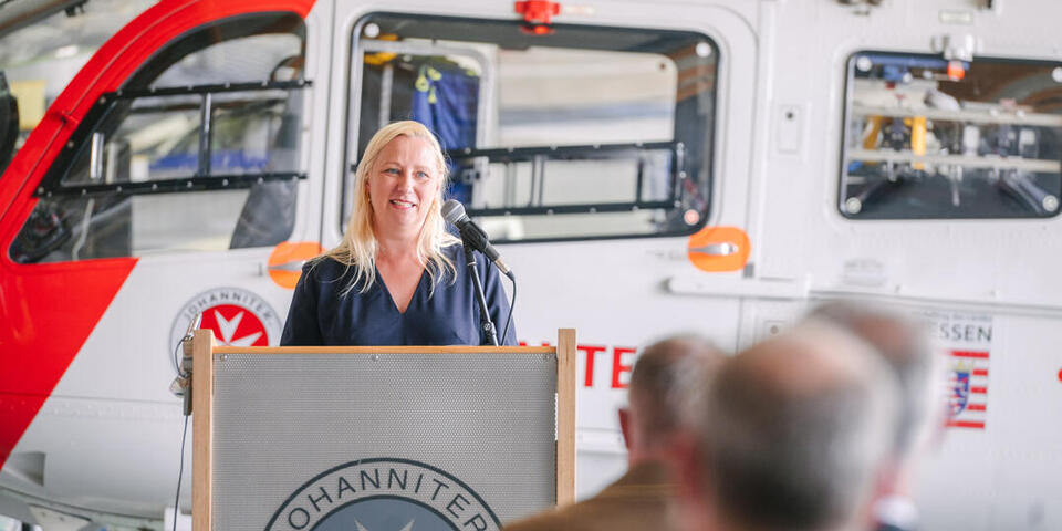 Die Hessische Ministerin für Familie, Senioren, Sport, Gesundheit und Pflege, Diana Stolz bei ihrer Ansprache.