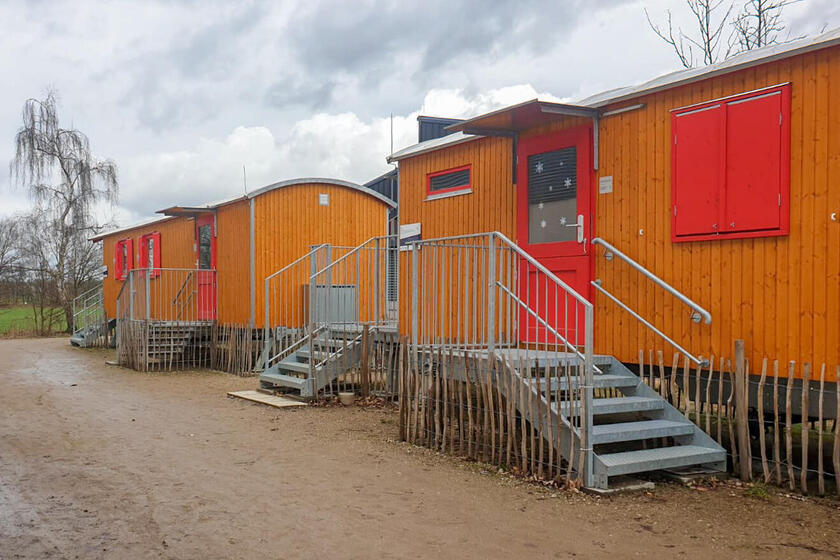 Zwei mobile Wagen des Naturkindergartens Oststeinbek