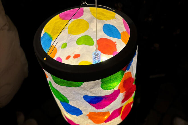 Eine bunte Laterne