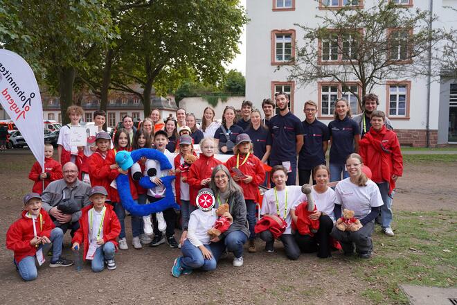 Gruppenfoto der Mannschaften aus Darmstadt-Dieburg