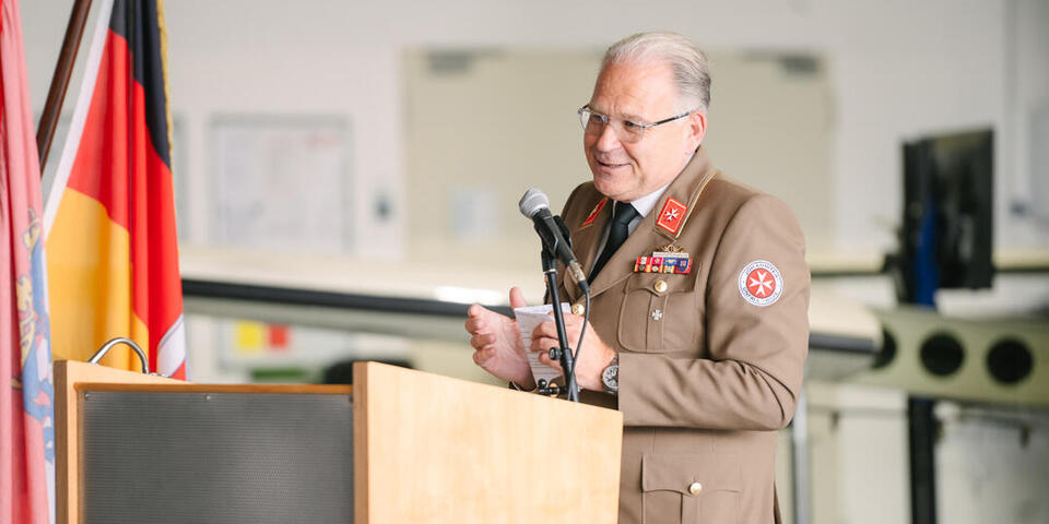 Landesvorstand Oliver Meermann bei seiner Rede zur Ordensübergabe.