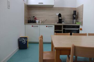 Küchenzeile im Gruppenraum der KiTa Muggelburg