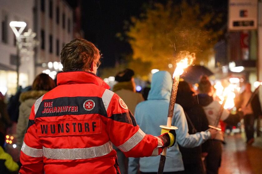 Laternenumzug der Johanniter-Jugend in Wunstorf.