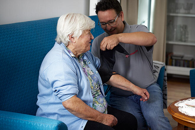 Der Ambulante Pflegedienst betreut Menschen in ihrem Zuhause.