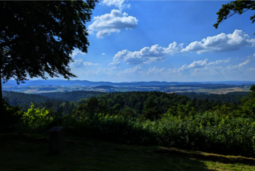 Waldgasthaus Christenberg mit grandioser Aussicht / Richtung Sauerland, Rothaargebirge und Waldecker Upland