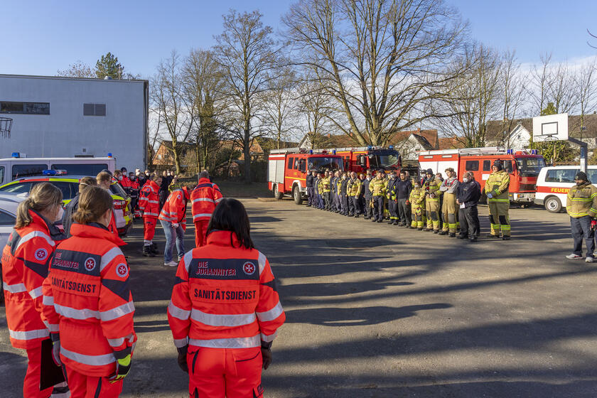 Aufbau einer Notunterkunft in Lübeck