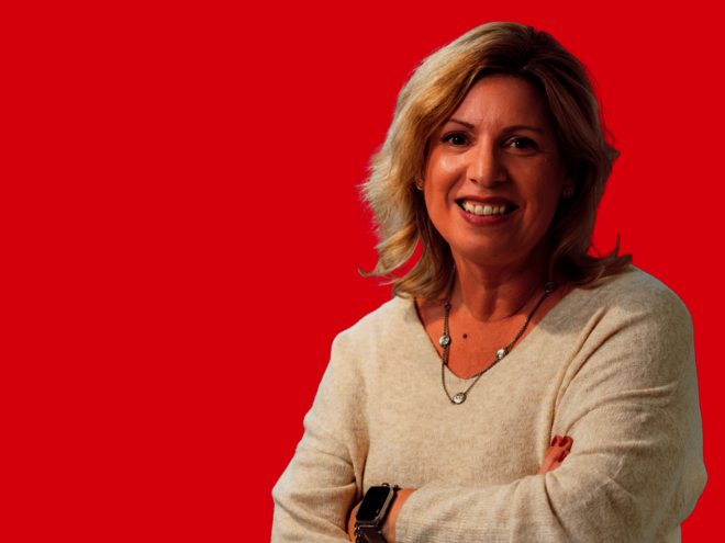 Porträtfoto Miriam Julia Feuerstein, Leitung Presse- und Öffentlichkeitsarbeit, Marketing & Kommunikation