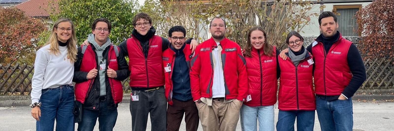 Gruppenfoto von Johannitern auf der Suche nach neuen Fördermitgliedern