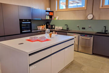 Formuliere drei ALT-Texte (maximal 100 Zeichen) sowie drei Vorschläge für eine Bildunterschrift.