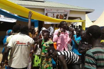 Feierliche Eröffnung der Geburtenstation in Kangi im Südsudan.