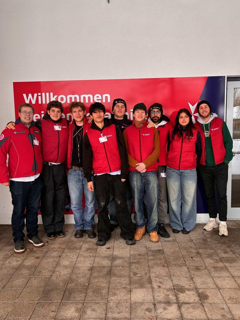 Ein Gruppenbild der Mitgliederwerber der Johanniter in Neu-Ulm.