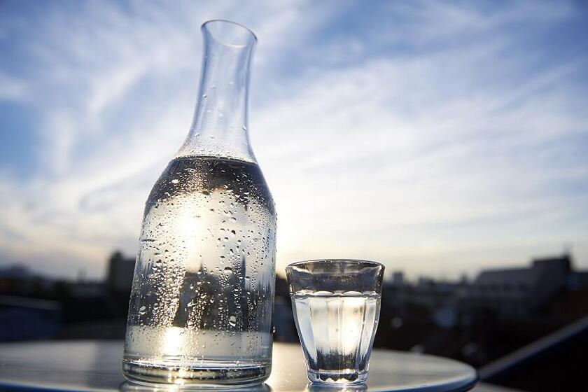 Viel trinken an heißen Tagen.