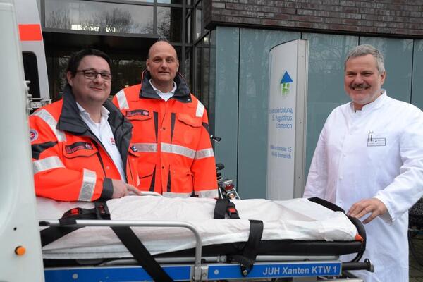 Ideengeber und Projektkoordinatoren vor Ort in Emmerich: Die ehrenamtlichen Johanniter Pascal Wieners (links) und Professor Dr. Joachim van Alst (rechts).