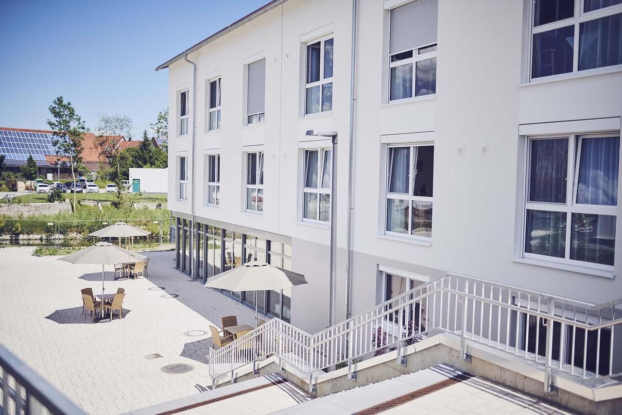 Die Terrasse im Johanniter-Seniorenzentrum Hermaringen