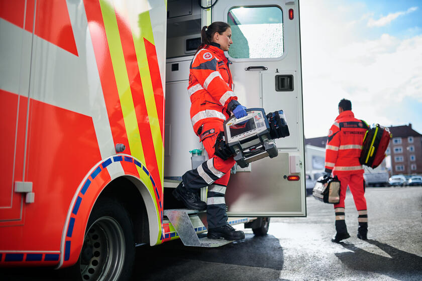 Der Arbeitsalltag der Johanniter Notfallsanitäter passt sich immer wieder an die Situation rund um Corona an.