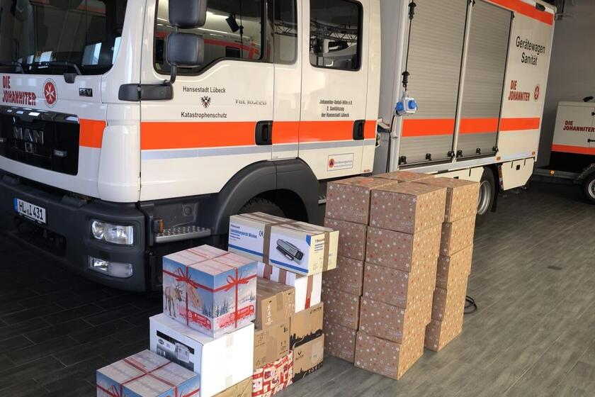 Fahrzeug und Pakete Weihnachtstrucker