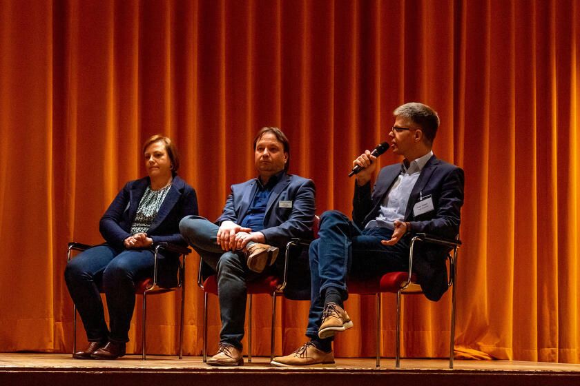 Peter Küpper (r.), Bereichsleiter bei den Johannitern, sprach sich für eine finanzielle Unterstützung der Praxisintegrierten Ausbildung (PiA) aus.