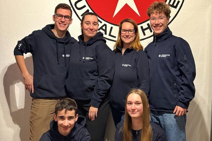 Auf dem Bild sind die sechs Mitglieder der neuen Ortsjugendleitung zu sehen.