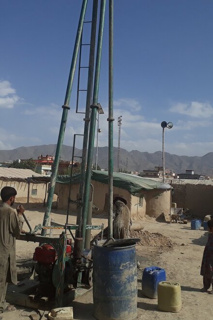 Ein Brunnen in einer der Siedlungen Kabuls