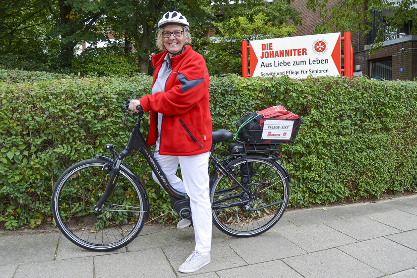 Der Ambulante Pflegedienst Stormarn bietet seinen Mitarbeitenden die Möglichkeit, mit dem E-Bike zu den Kundinnen und Kunden zu fahren.