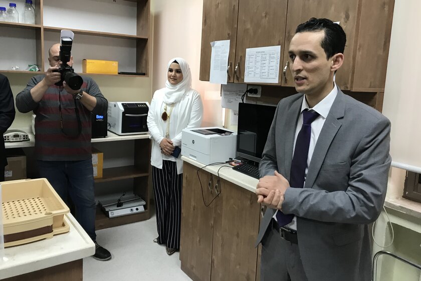 Dr. Al Talbishi und sein Team in ihrem Labor
