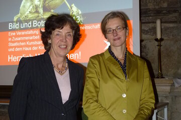 v.l.n.r.: Pfarrerin Dr. Ilse v. Schönberg und Frau Dr. Claudia Brink (Grünes Gewölbe); Quelle: JHG Dresden