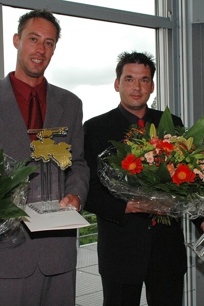 Frank Kruse und Bernd Weber aus Wiesmoor (Ostfriesland) werden mit dem Hans-Dietrich-Genscher-Preis ausgezeichnet.