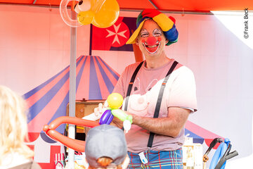 Johanniter-Zirkuszelt in Dernau mit Clown Ballooni.