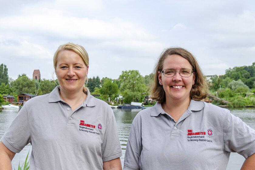 Sandra Heinrich und Karina Ristau vom ambulanten Pflegedienst Lübeck