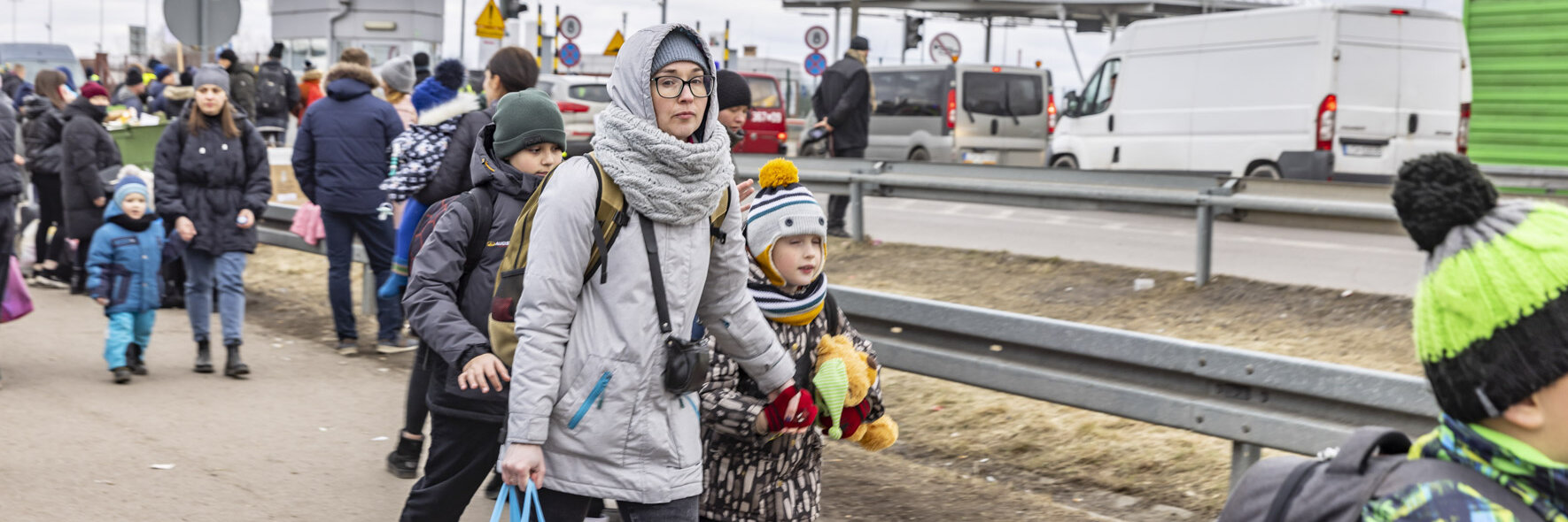 Eine ukrainische Familie auf der Flucht.