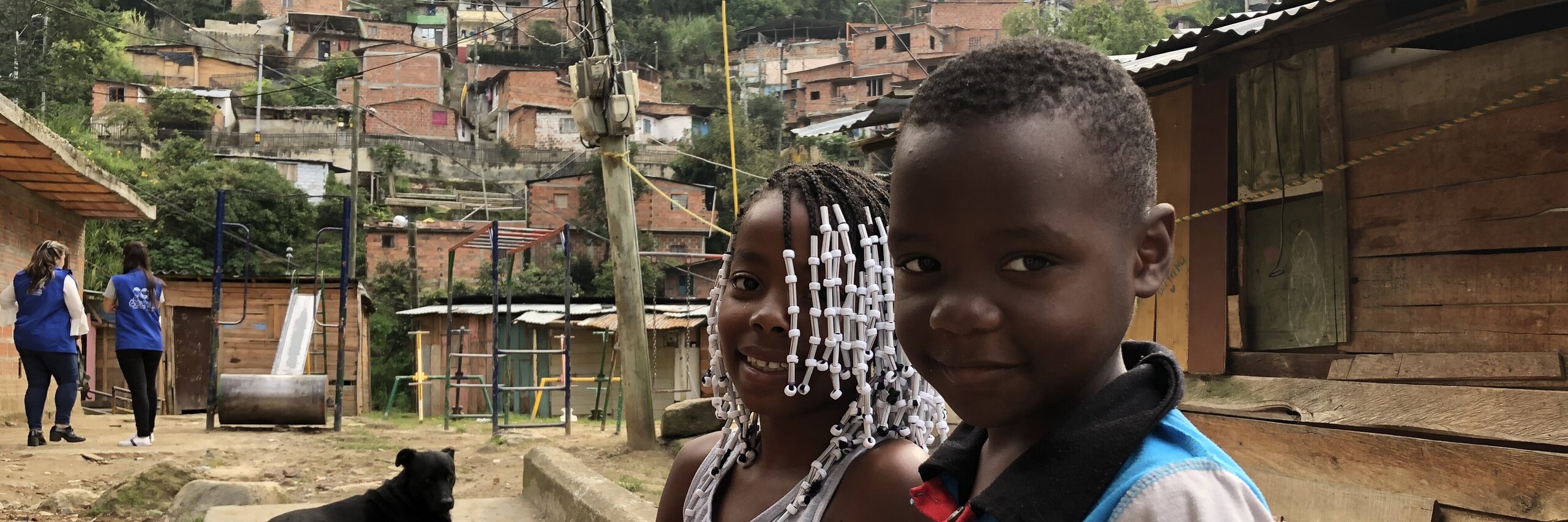 Kinder im Armenviertel von Medellín