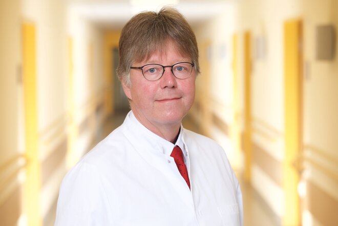 Prof. Dr. Göhring, Chefarzt Abt. Gynäkologie und Geburtshilfe im Johanniter-Krankenhaus