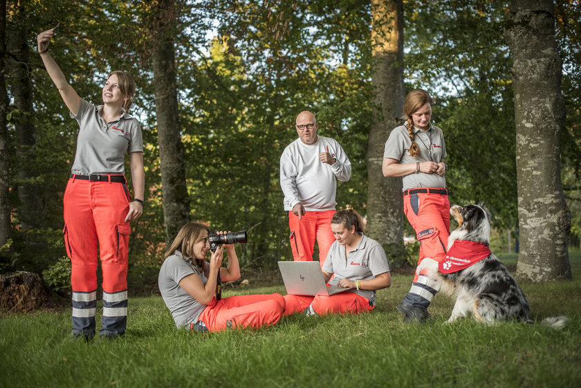 Das Facebook-Team der Johanniter-Rettungshundestaffel Baden-Karlsruhe